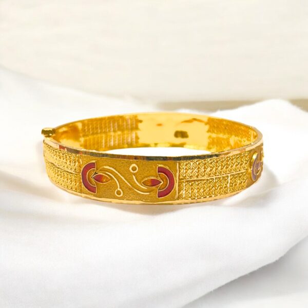 Majestic Serpent Bangle