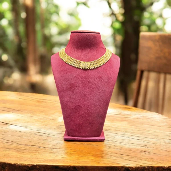 Golden Elegance - Image 2
