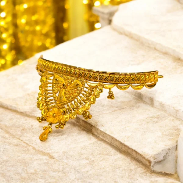 Sleek 22kt Gold Choker Necklace