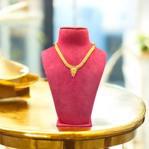 Regal Radiance Necklace - Image 2