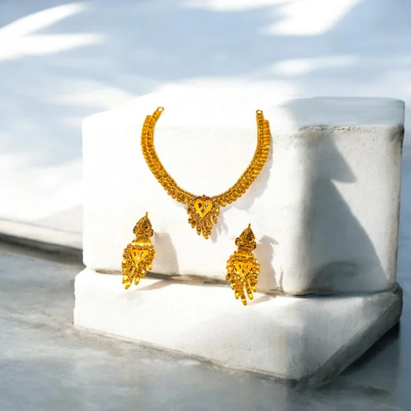 Regal Radiance Necklace