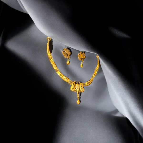 Mystic Shine Necklace - Image 2