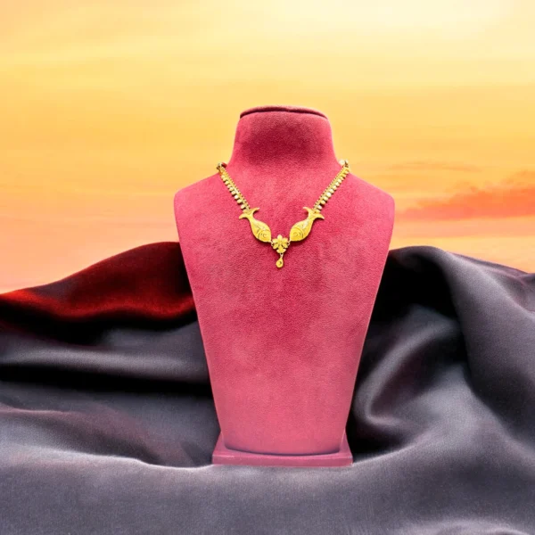 Shining Aura Necklace - Image 2