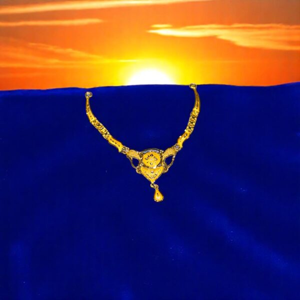 Graceful Leaves Gold Necklace - Image 3