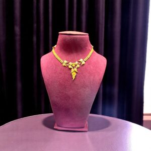 Diamond Dust Short Gold Necklace