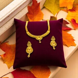 Petal Dance Gold Necklace