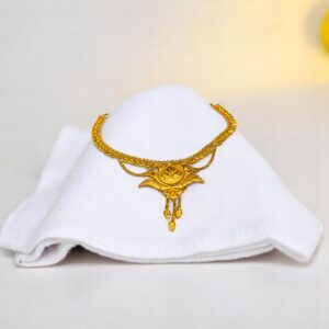 Classic Elegance Short Gold Necklace