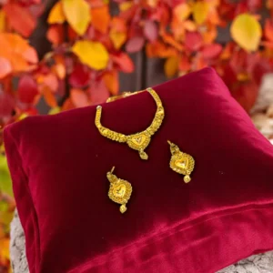 Golden Shell Short Necklace