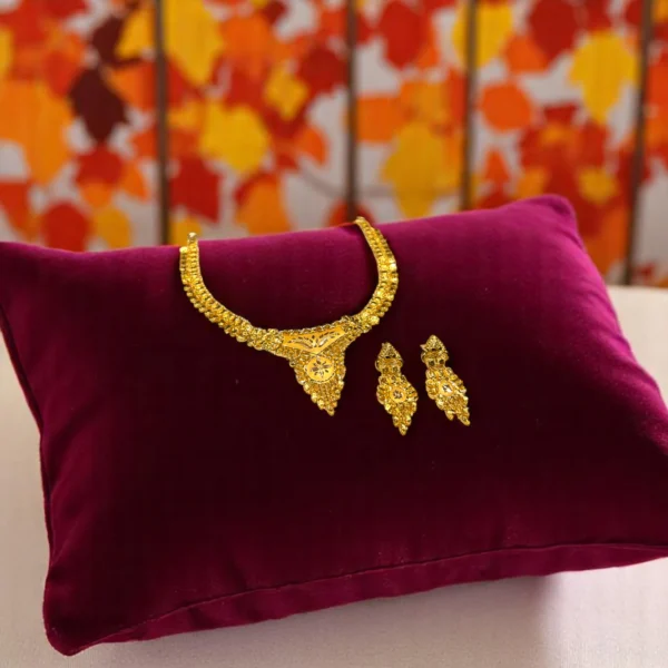 Golden Vibe Bar Necklace