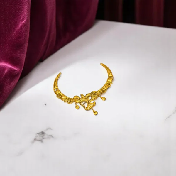 Arrow Trail Gold Necklace