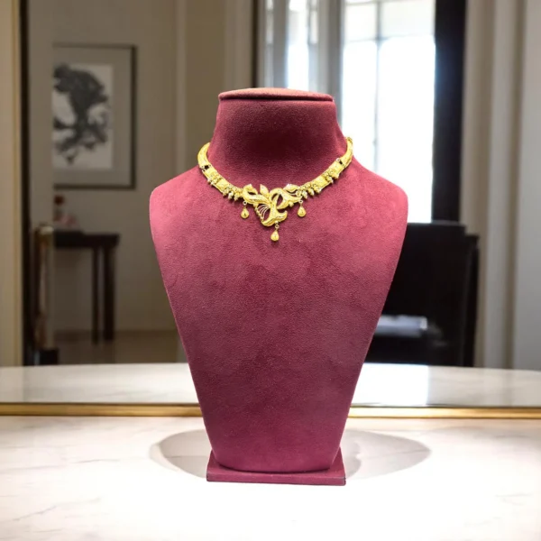Arrow Trail Gold Necklace - Image 2