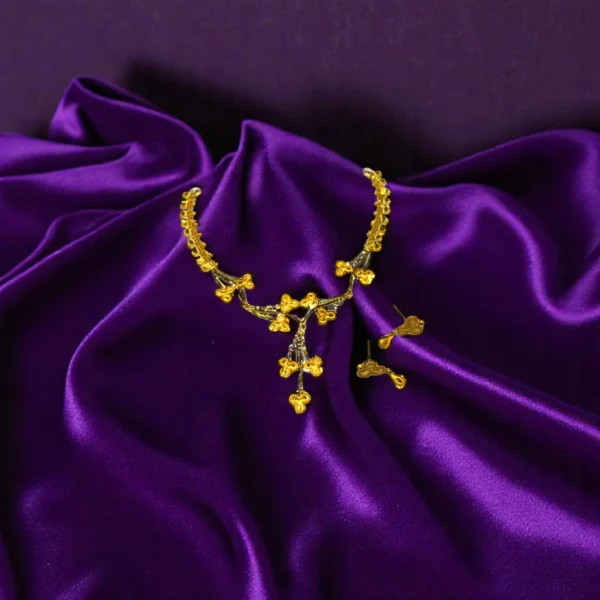 Golden Bloom Circle Necklace