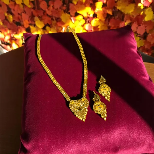 Classic Pearl Sitahar Necklace